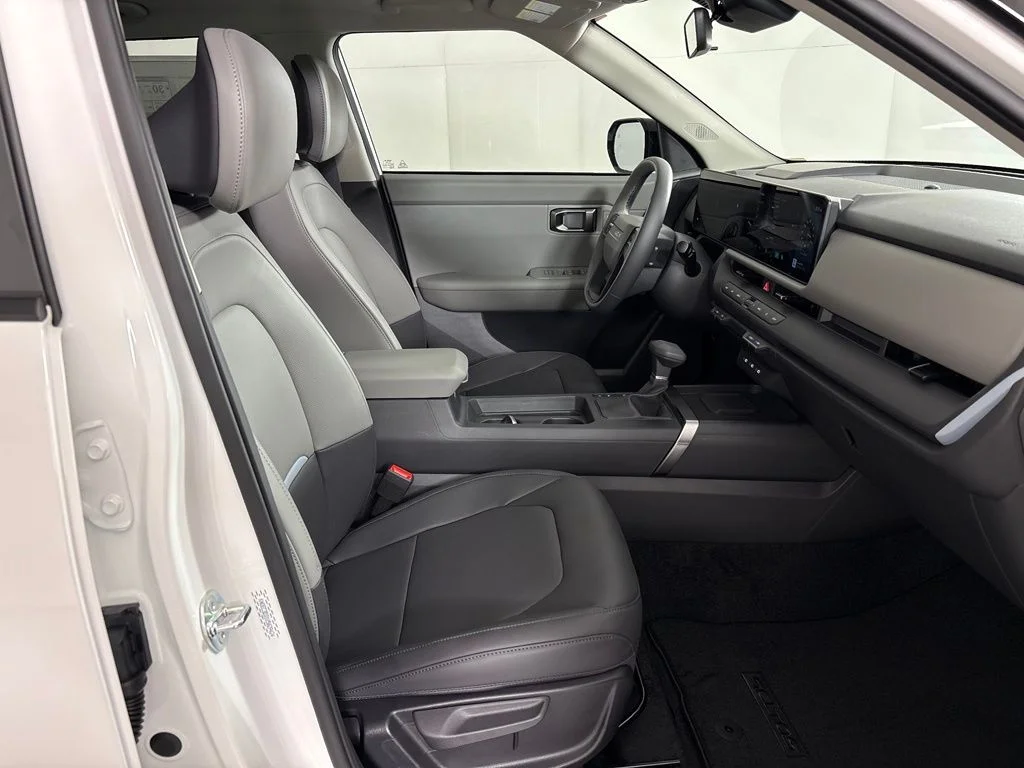 New 2027 Snow White Pearl Kia EX image 46