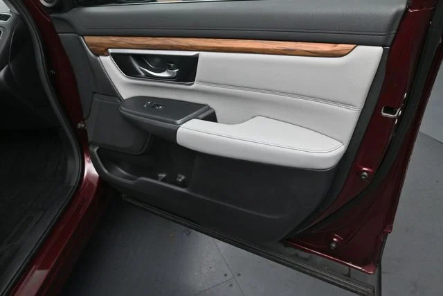 Used 2018 Red Honda EX-L image 31