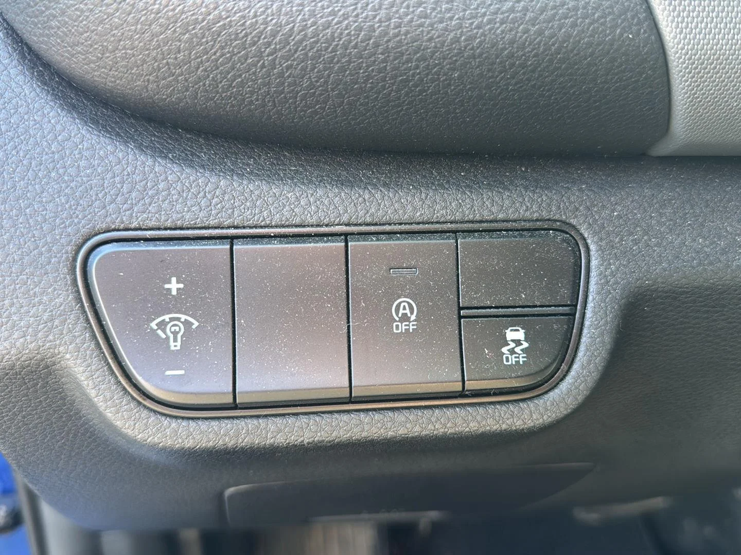 Used 2024 Neptune Blue Kia LX image 13