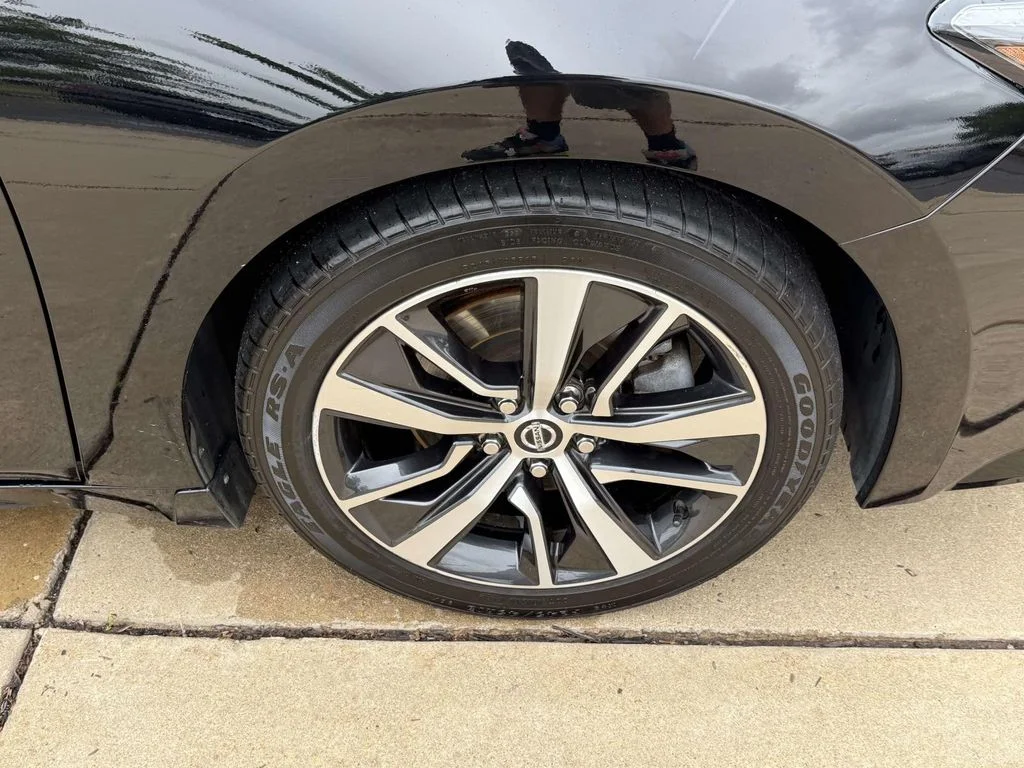 Used 2020 Black Nissan 3.5 S image 10