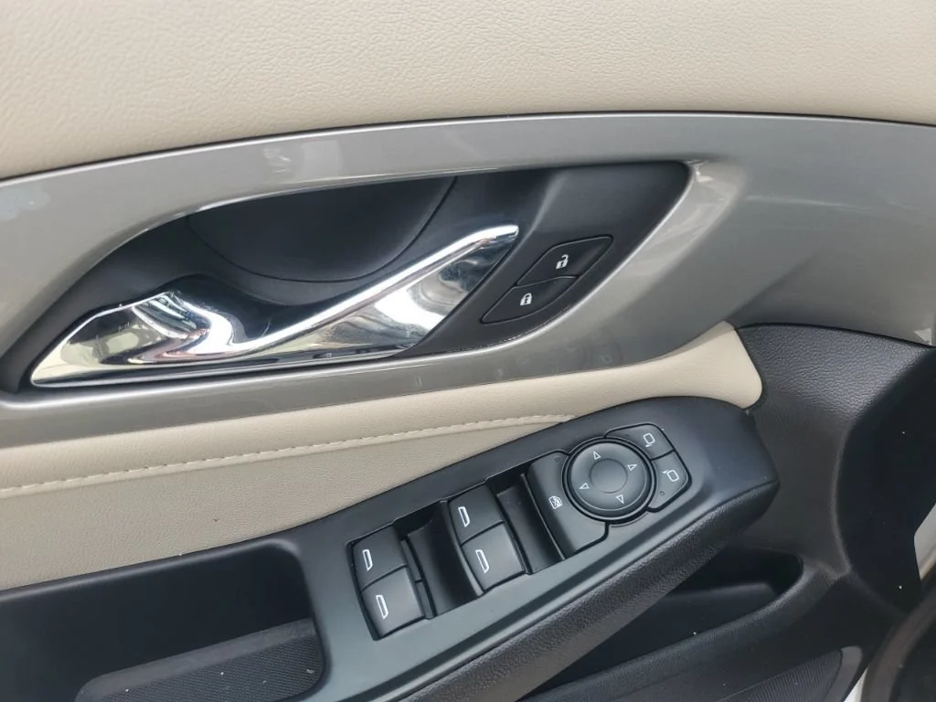 Used 2022 Silver Ice Metallic Chevrolet LS image 11