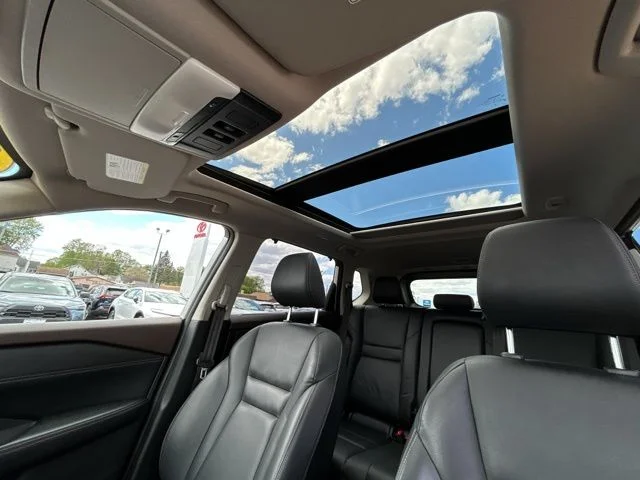 Used 2021 White Nissan SL image 40