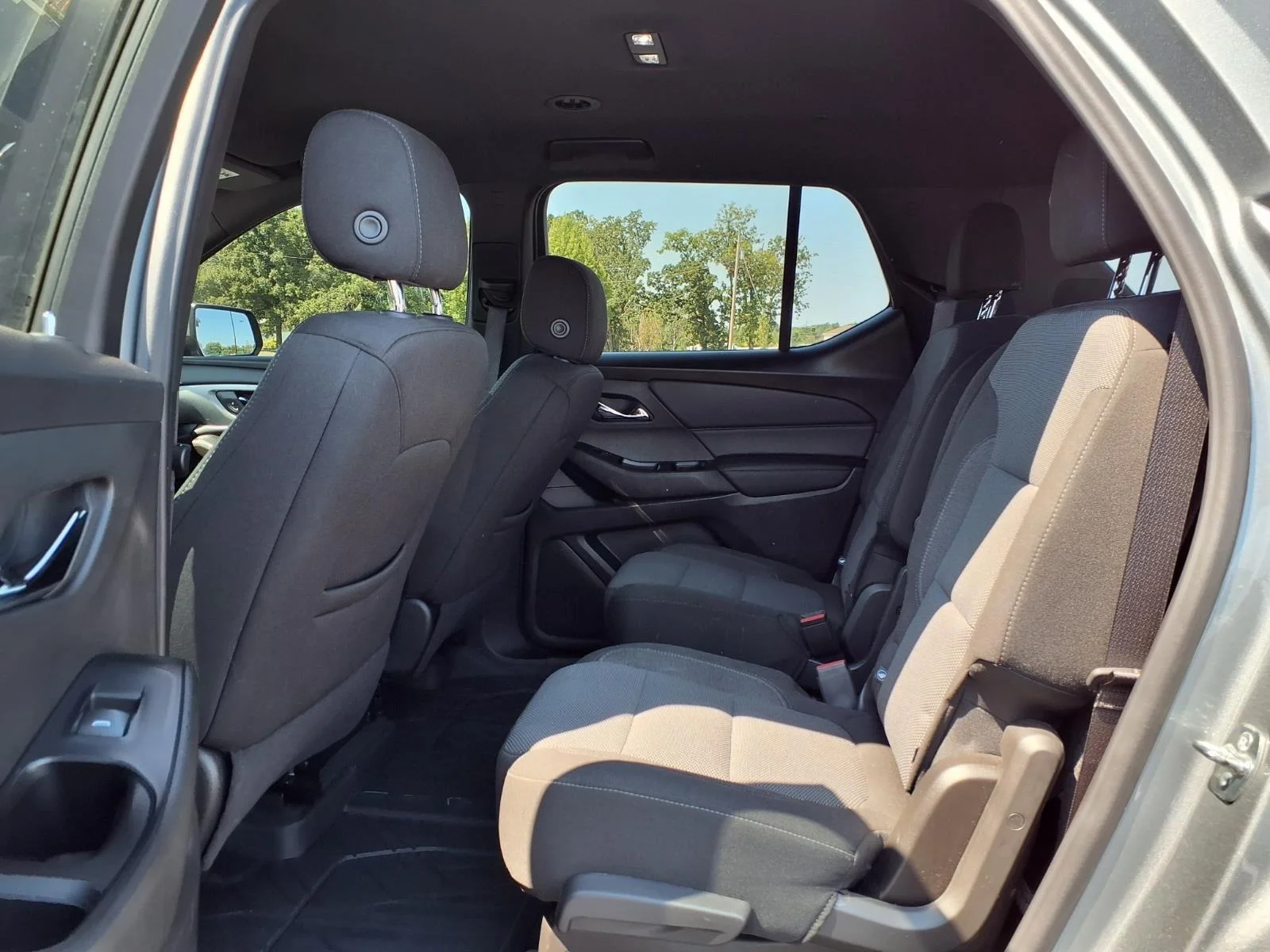 Used 2023 Sterling Gray Metallic Chevrolet LT Cloth image 25