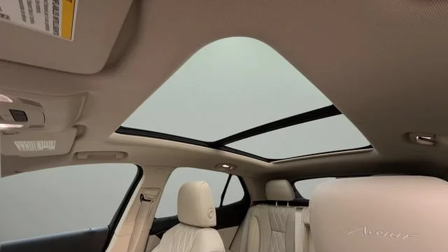 Used 2023 White Frost Tricoat Buick Avenir image 19