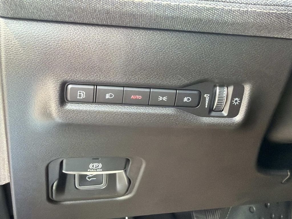 New 2026 Hydro Blue Pearlcoat Jeep Laredo image 24