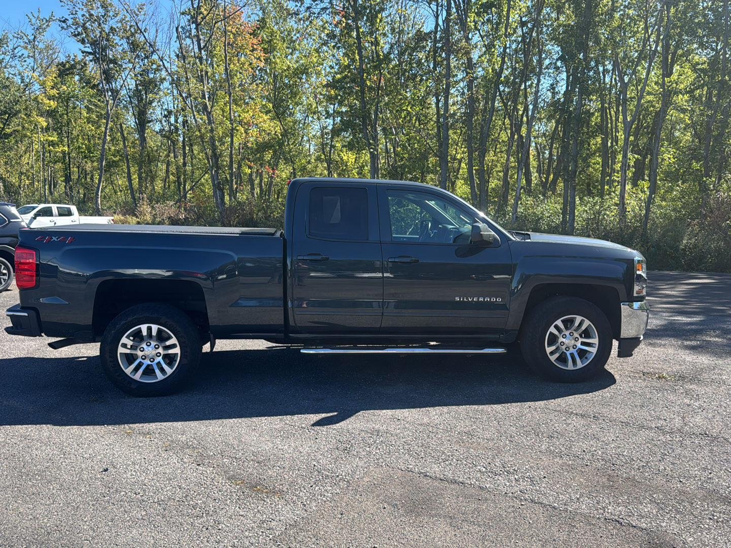 Used 2019 Graphite Metallic Chevrolet LT image 10