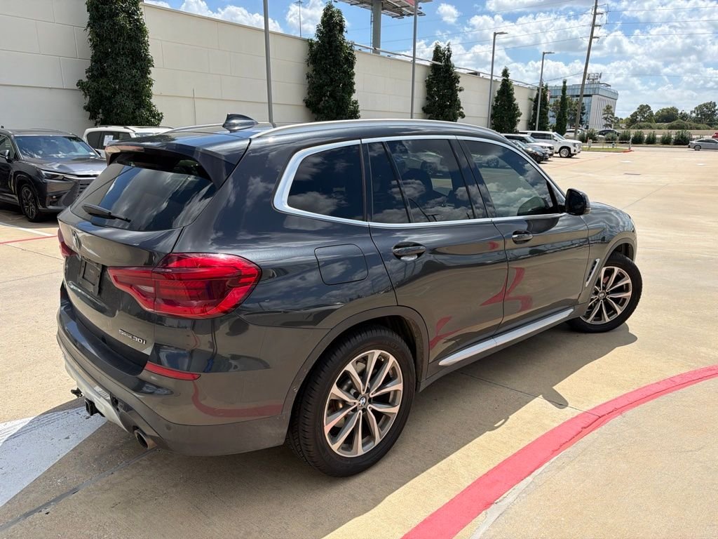 Used 2019 Dark Graphite BMW sDrive30i image 2
