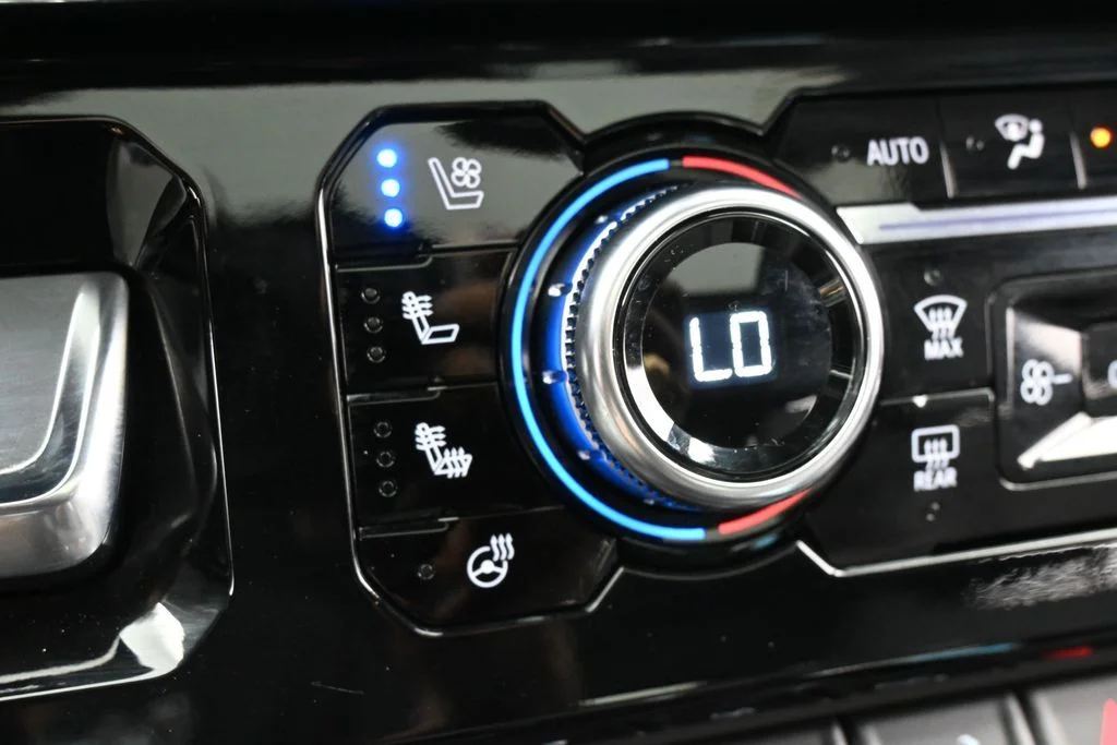 Used 2023 Sterling Metallic GMC Denali image 28