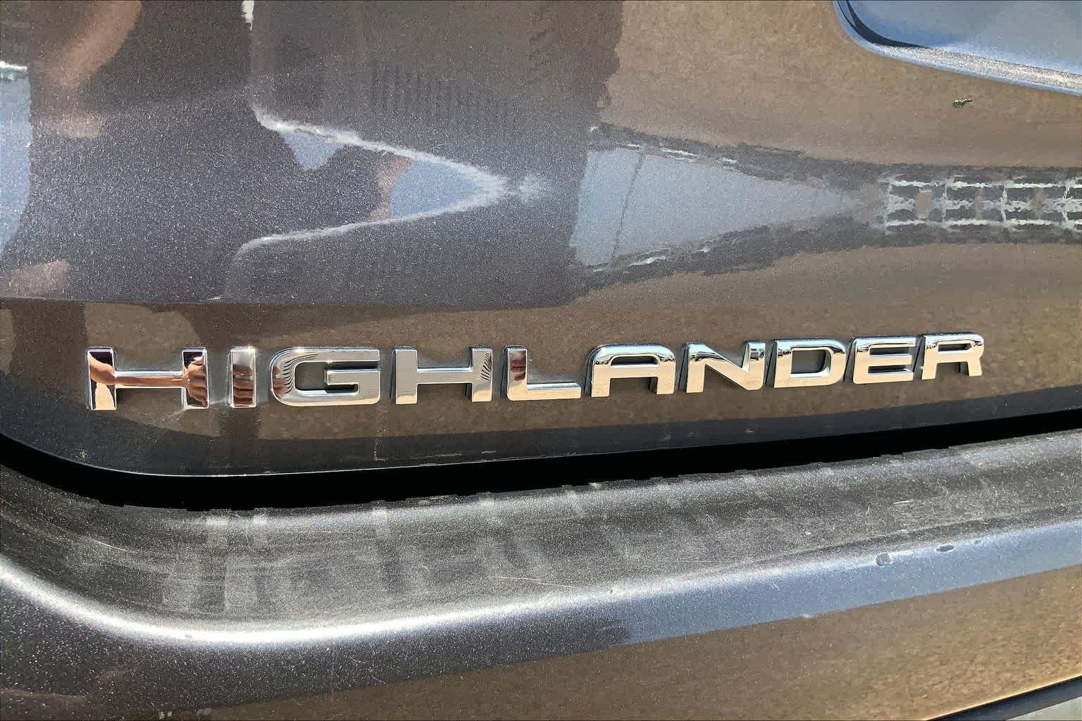 Used 2021 Magnetic Gray Metallic Toyota LE image 33