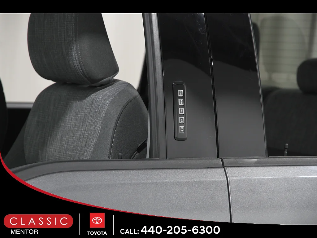 Used 2022 GRAY Ford XLT image 4