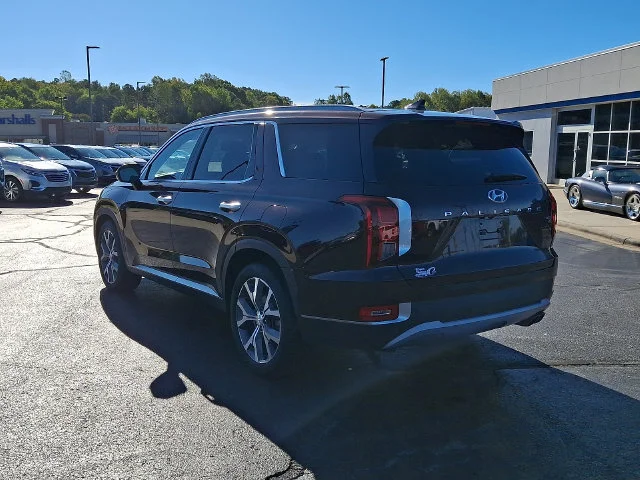 Used 2022 Red Hyundai SEL image 4