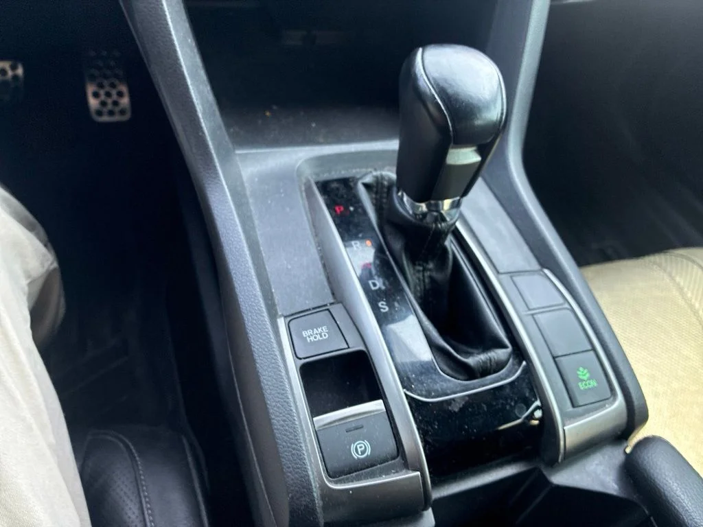 Used 2019 Red Honda Sport Touring image 17