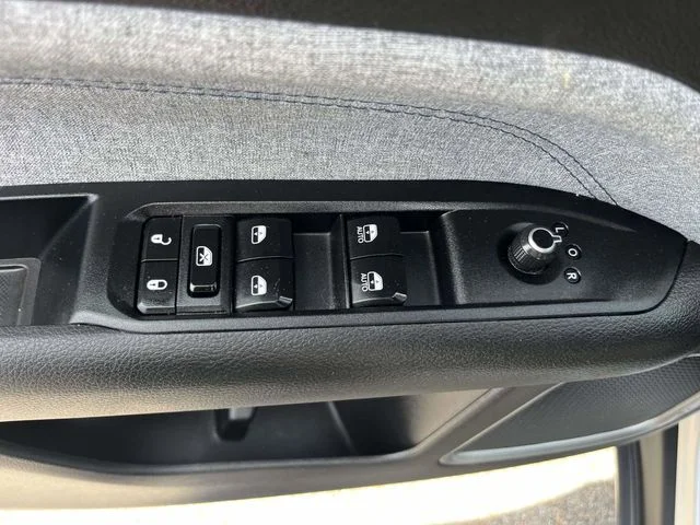 Certified Used 2024 Silver Zynith Jeep Latitude image 10