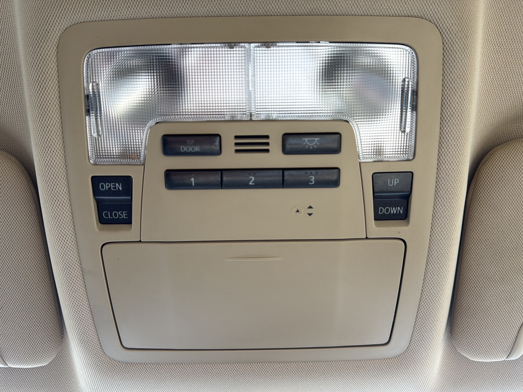 Used 2014 Red Toyota XLE V6 image 26