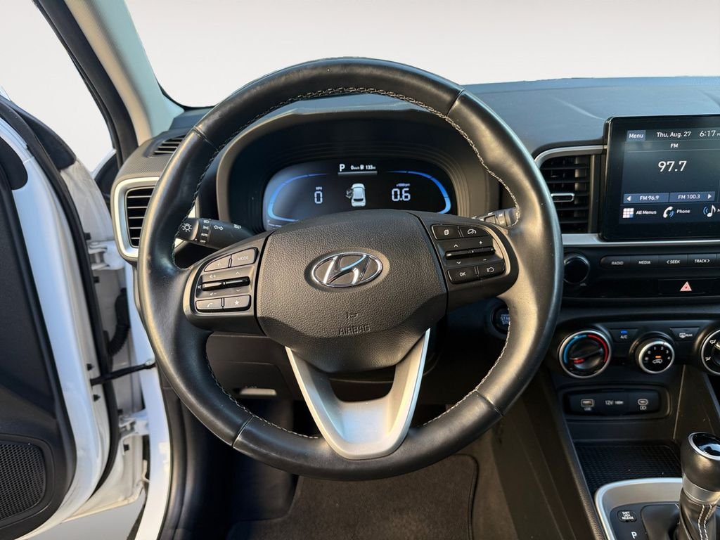 Used 2023 White Hyundai SEL image 13