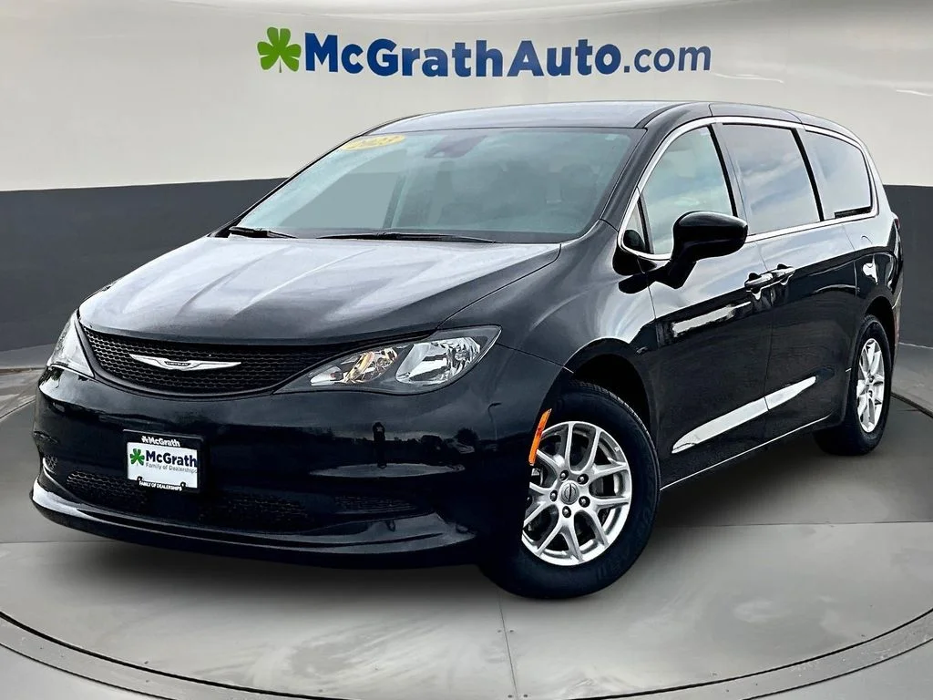 Used 2023 Black Chrysler LX image 4