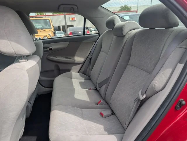 Used 2009 Red Toyota  image 15