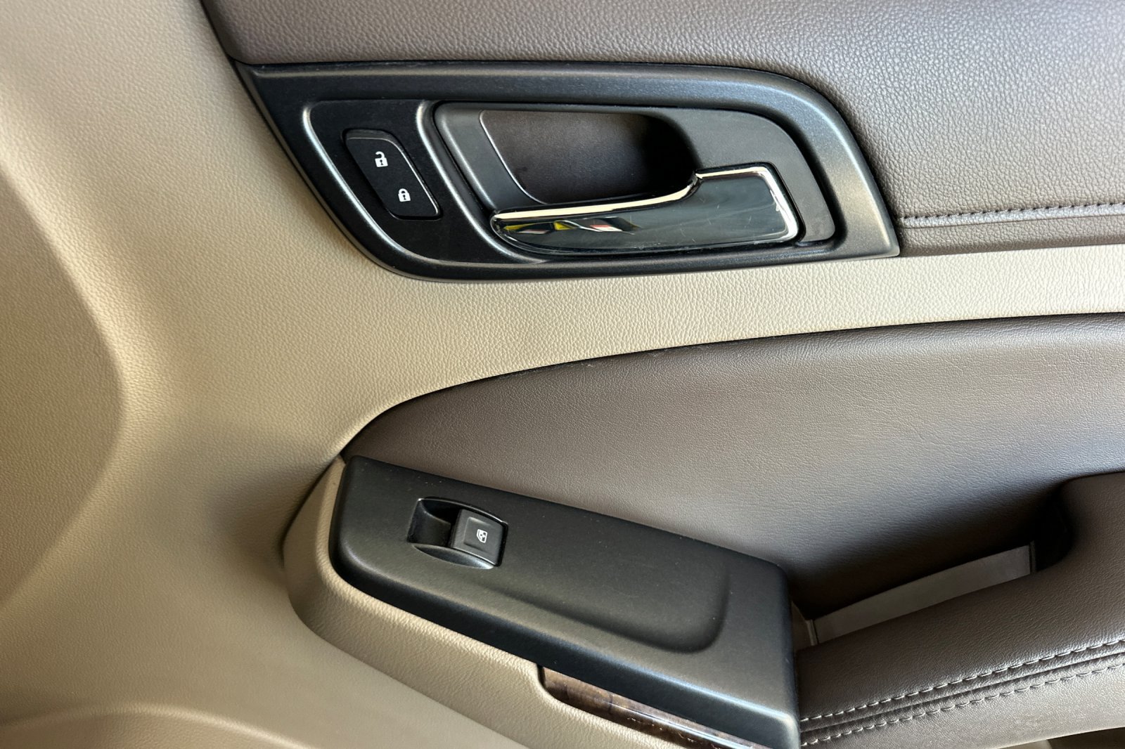 Used 2019 Gray Chevrolet LT image 19