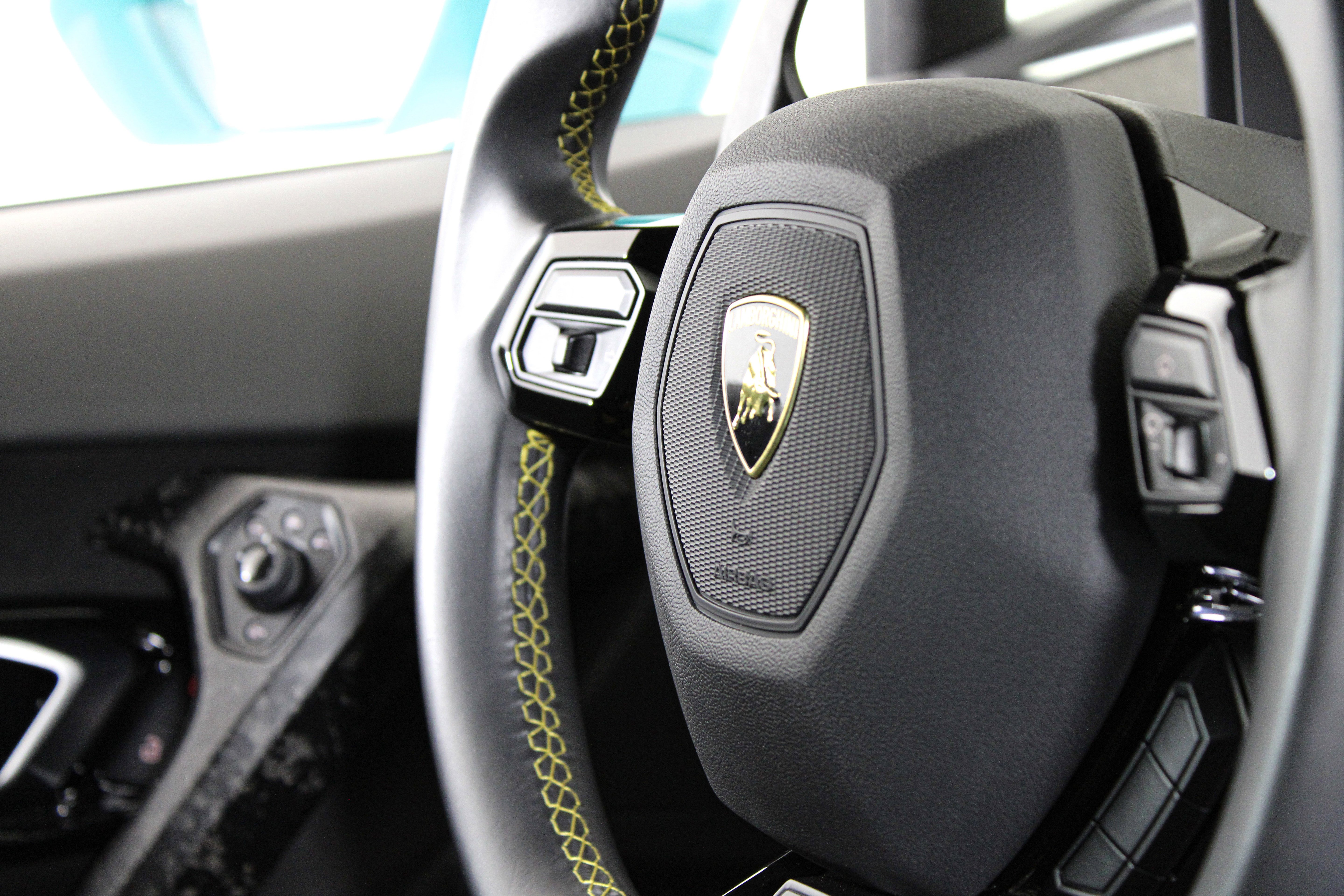 Used 2021 Blue Lamborghini  image 24