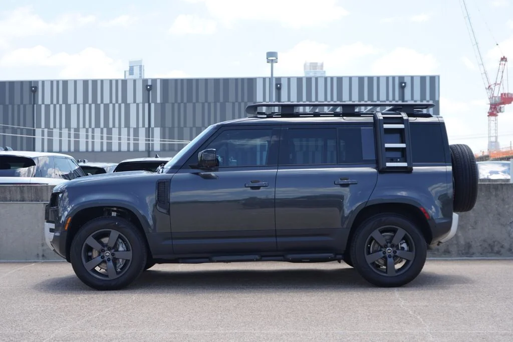 2025 Land Rover Defender S - Photo 6