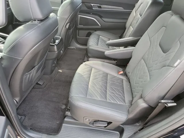 Used 2023 Black Kia EX X-Line image 27