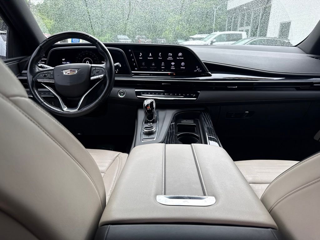 Used 2021 White Cadillac Sport image 17