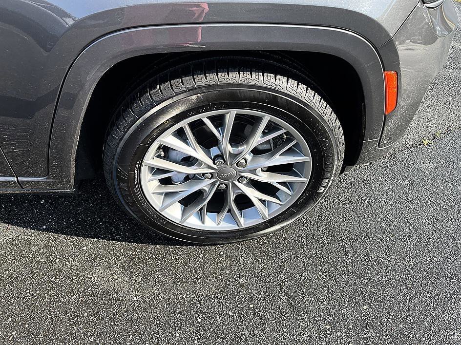 Used 2022 Baltic Gray Metallic Clearcoat Jeep Summit image 14