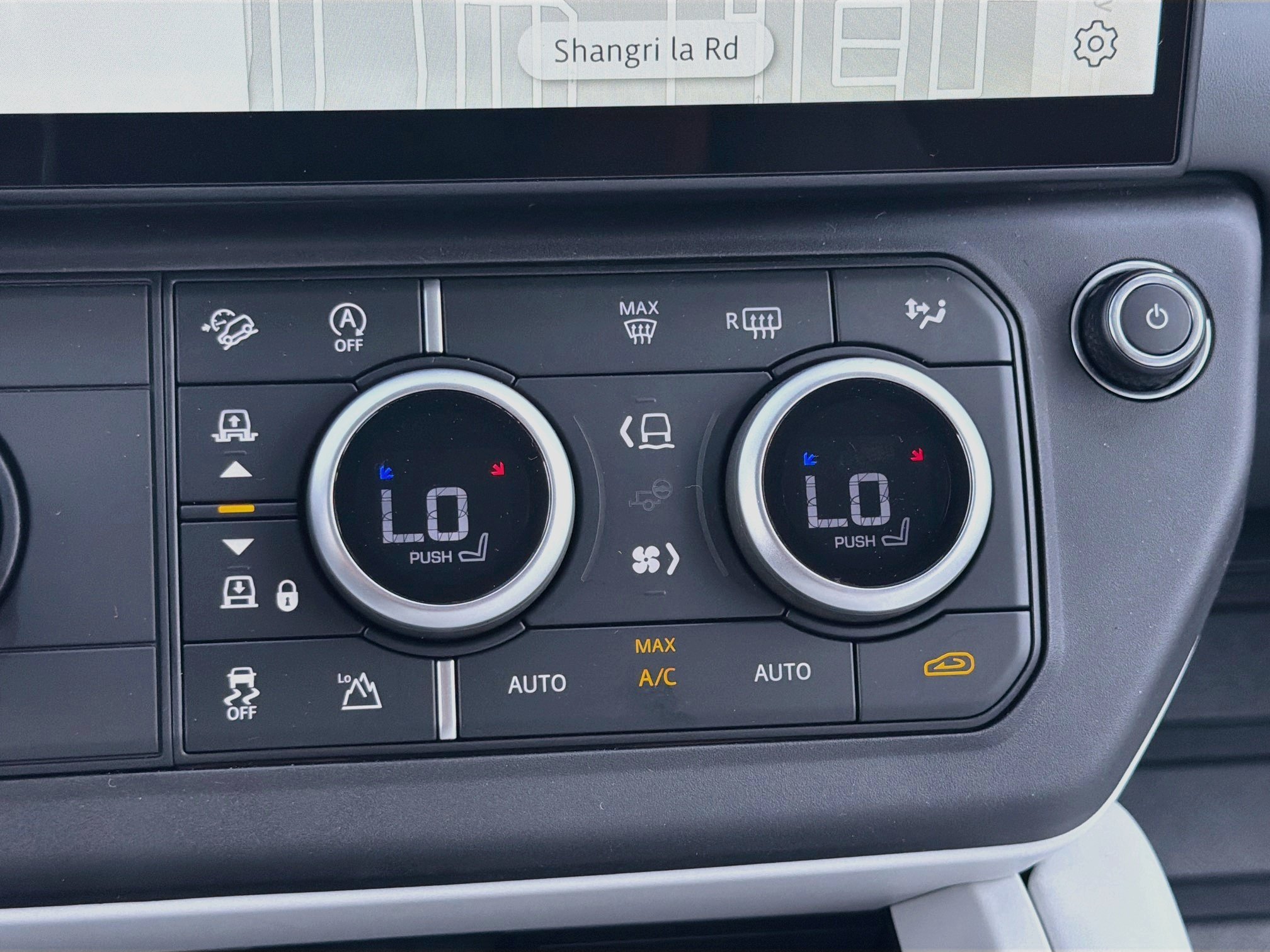 New 2026 Santorini Black Land Rover S image 35