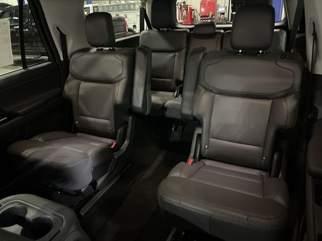Used 2026 Star White Metallic Tri-Coat Ford MAX Active image 28