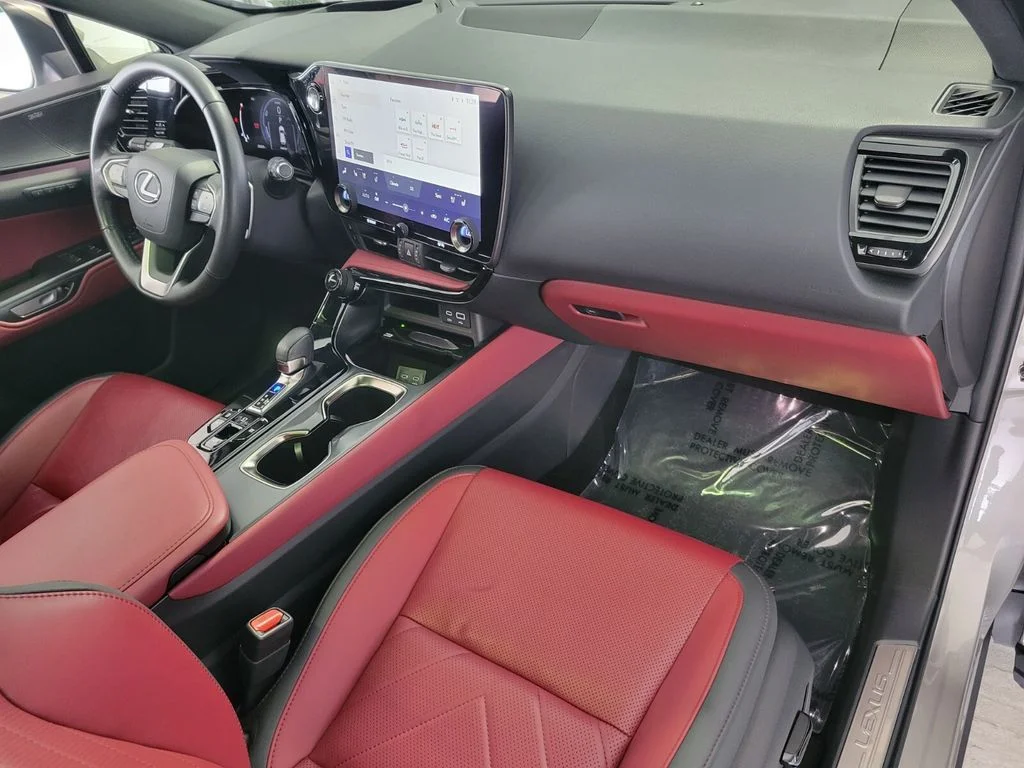 2025 Lexus NX Hybrid 350h - Photo 17