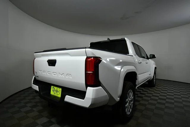 2026 Toyota Tacoma SR5 - Photo 11