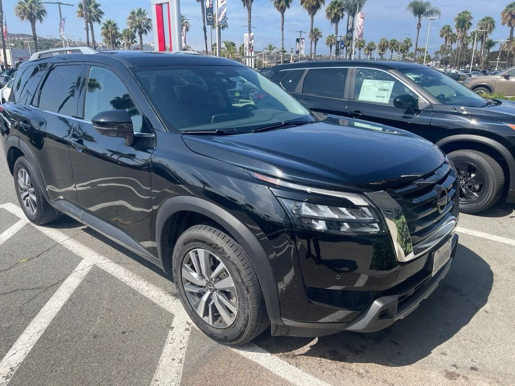 Used 2025 Black Nissan SL image 2