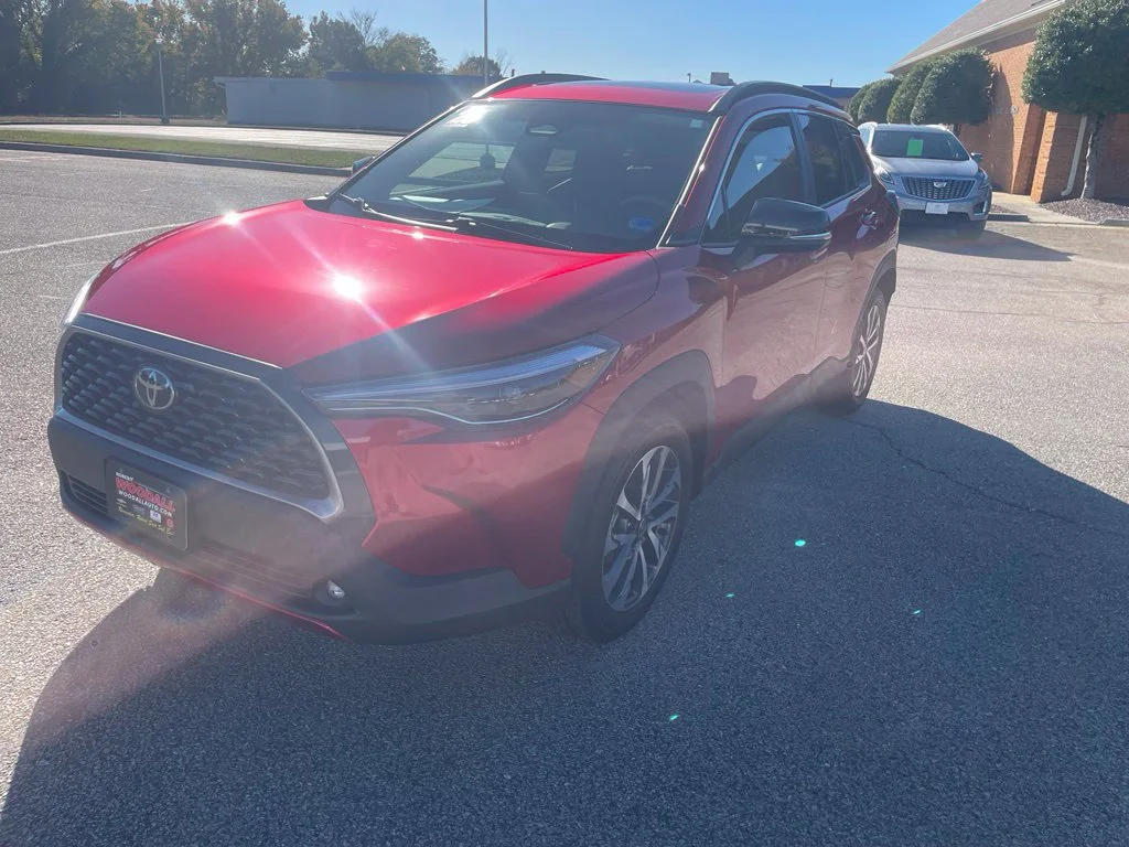 Used 2025 Red Toyota XLE image 3