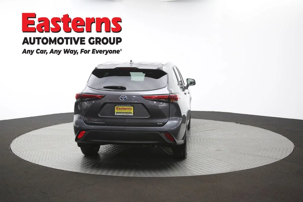 Used 2022 Gray Toyota XLE image 39