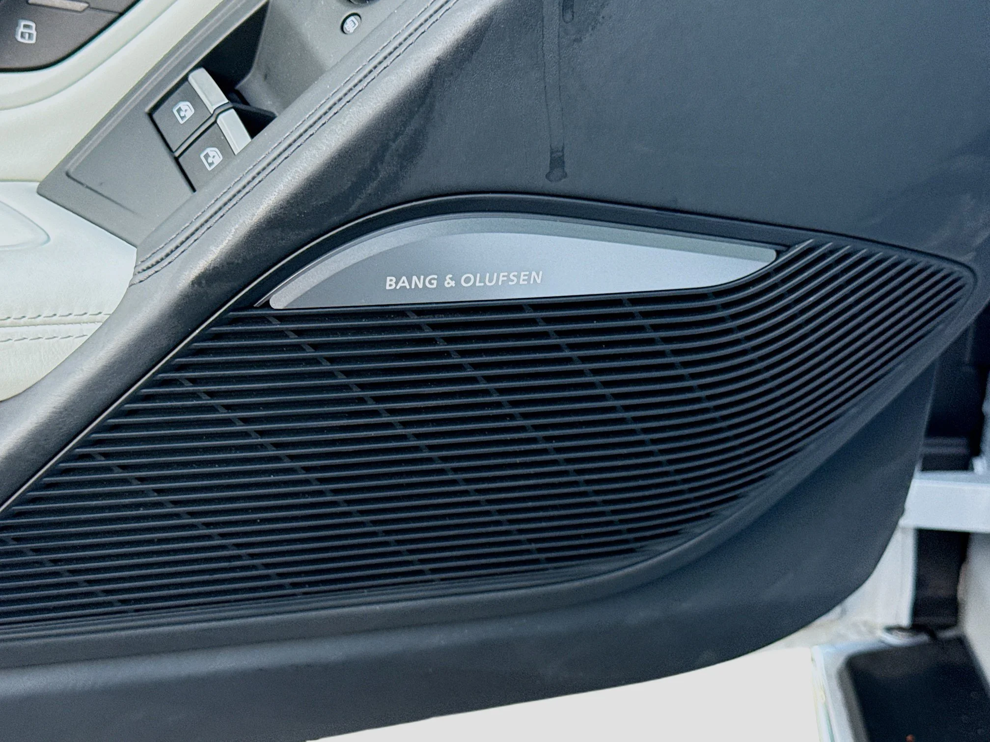 Used 2023 Suzuka Gray Metallic Audi V10 performance image 21