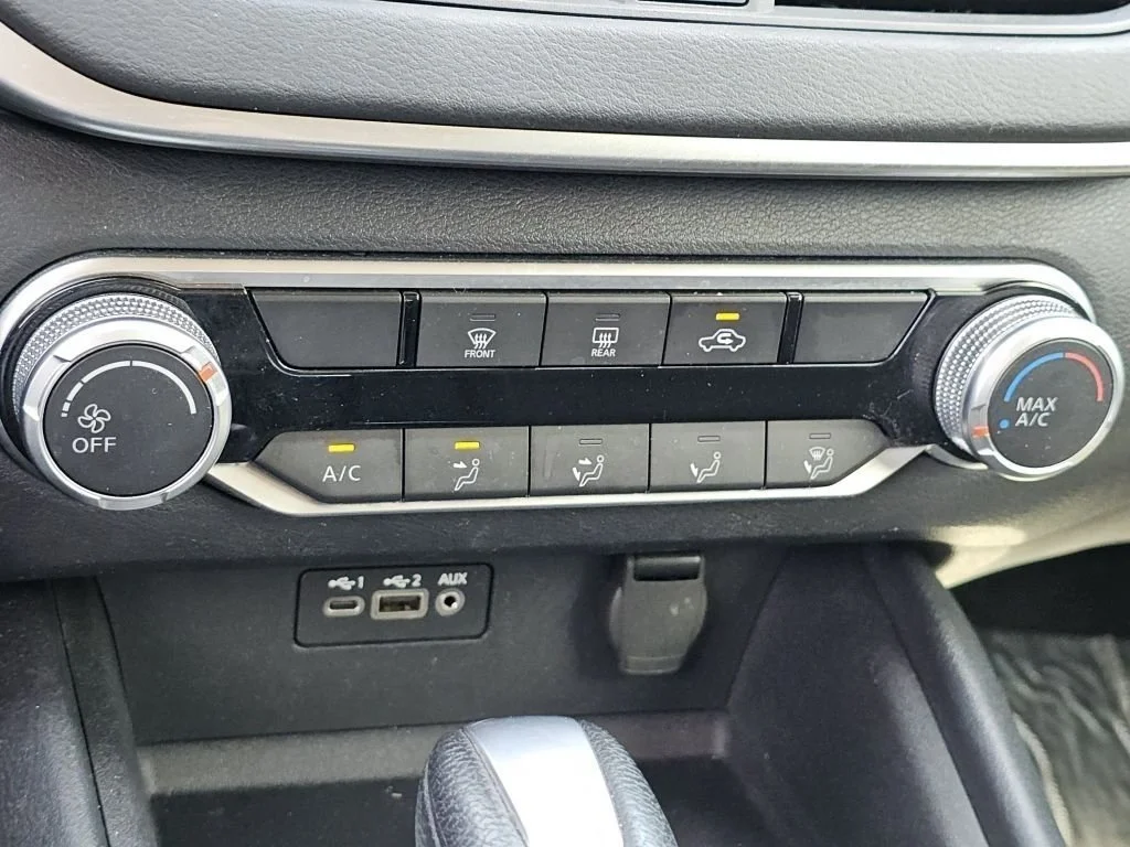 Used 2022 Gun Metallic Nissan 2.5 SV image 9