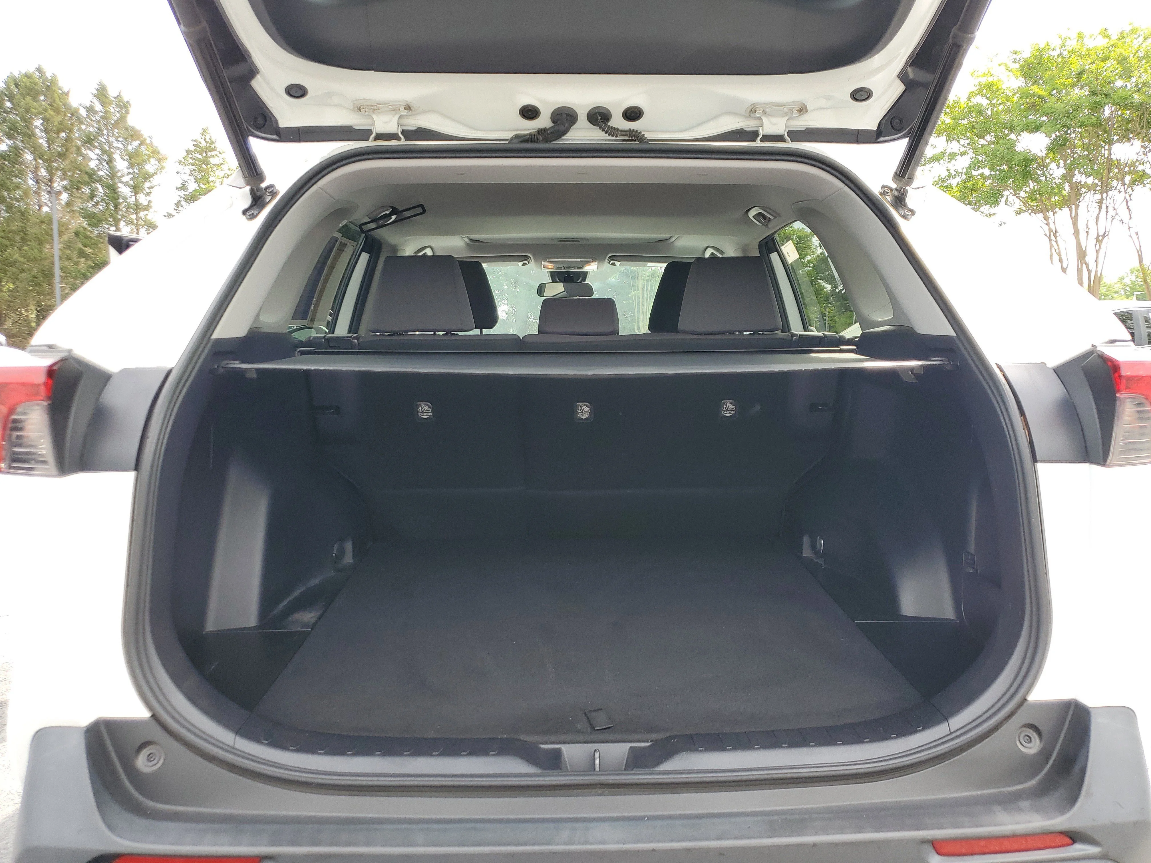 Used 2019 Super White Toyota XLE image 8