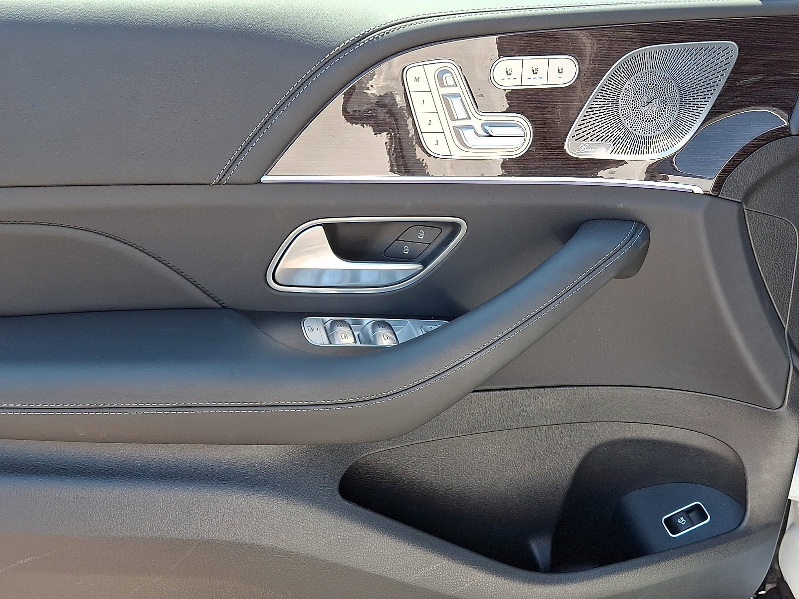 2025 Mercedes-Benz GLS AMG GLS 63 - Photo 13