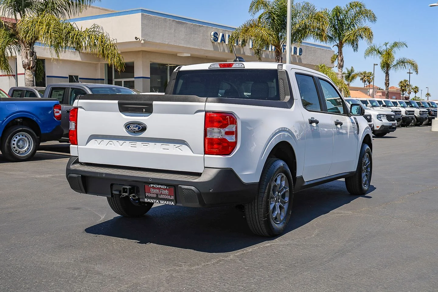 New 2026 Oxford White Ford XLT image 4