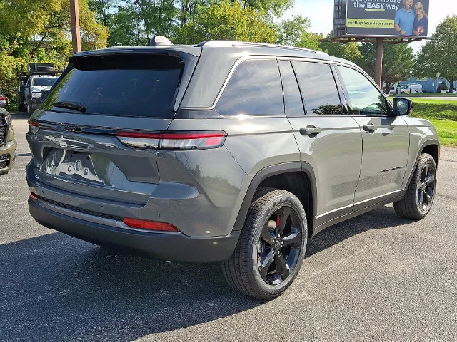 New 2027 Gray Jeep Limited image 5
