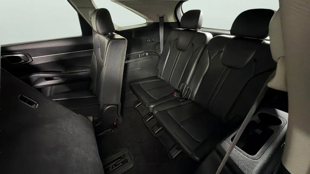 Used 2023 Black Kia S image 29