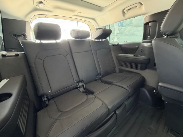 Certified Used 2025 White Land Rover S image 17