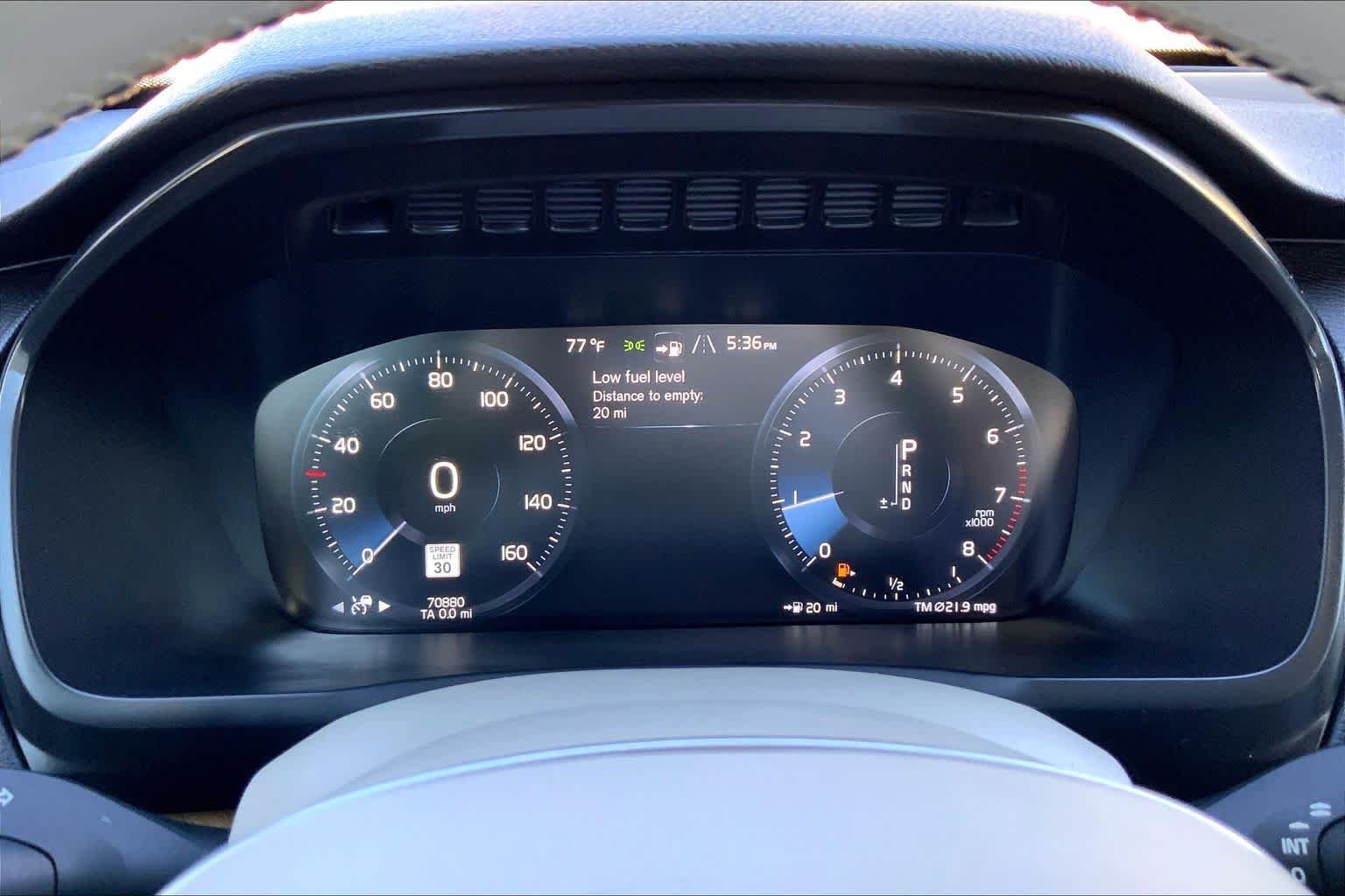 Used 2022 Crystal White Metallic Volvo Momentum image 23