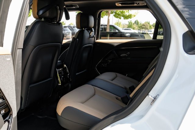 New 2027 Fuji White Land Rover Dynamic SE image 51