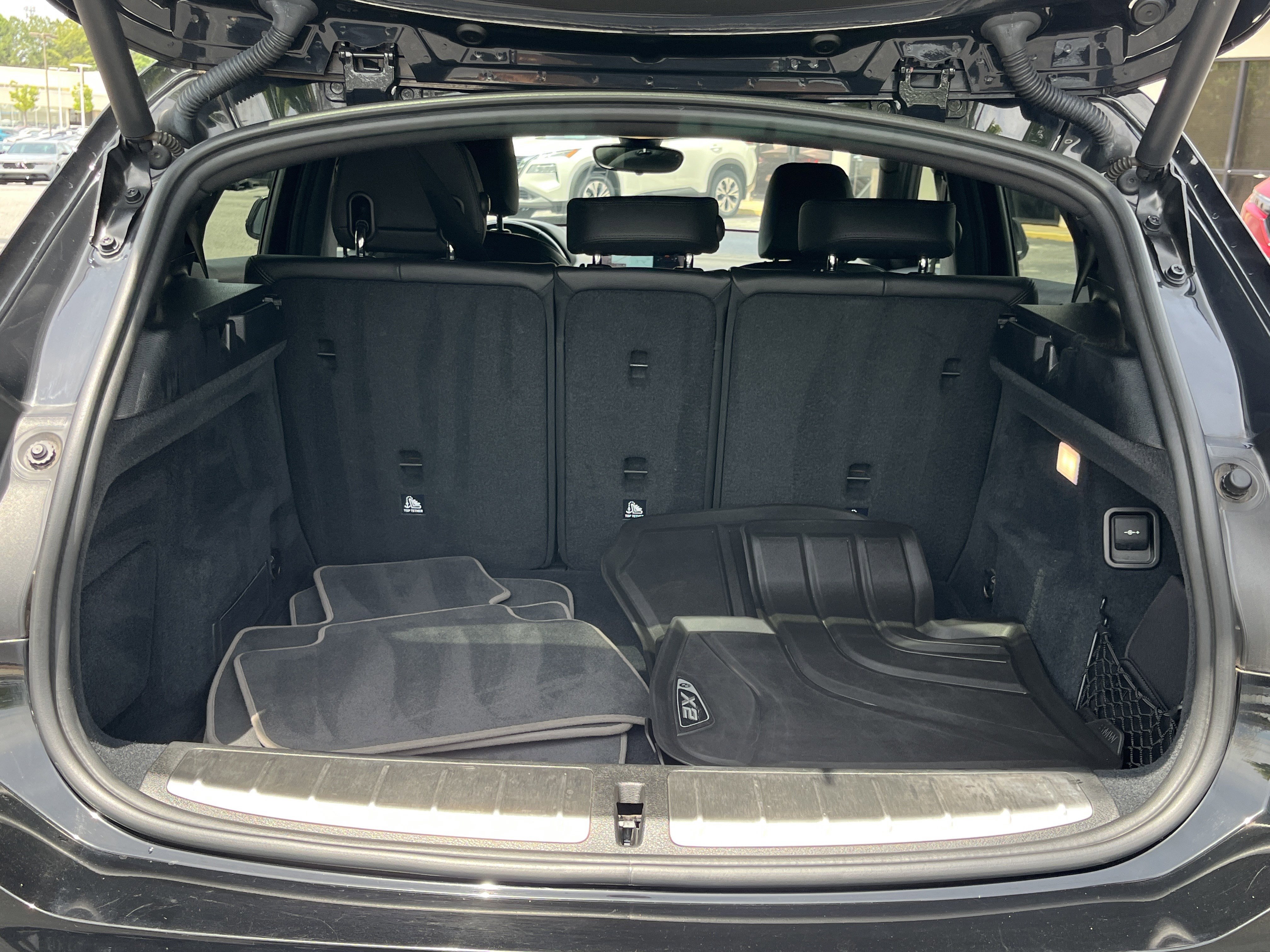 Used 2020 Jet Black BMW sDrive28i image 24