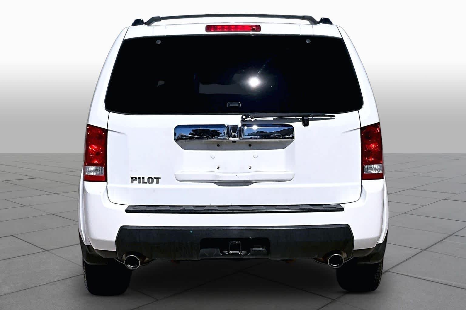 Used 2011 Taffeta White Honda EX-L image 4