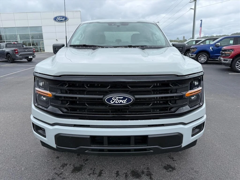 New 2026 Avalanche Ford XLT image 2