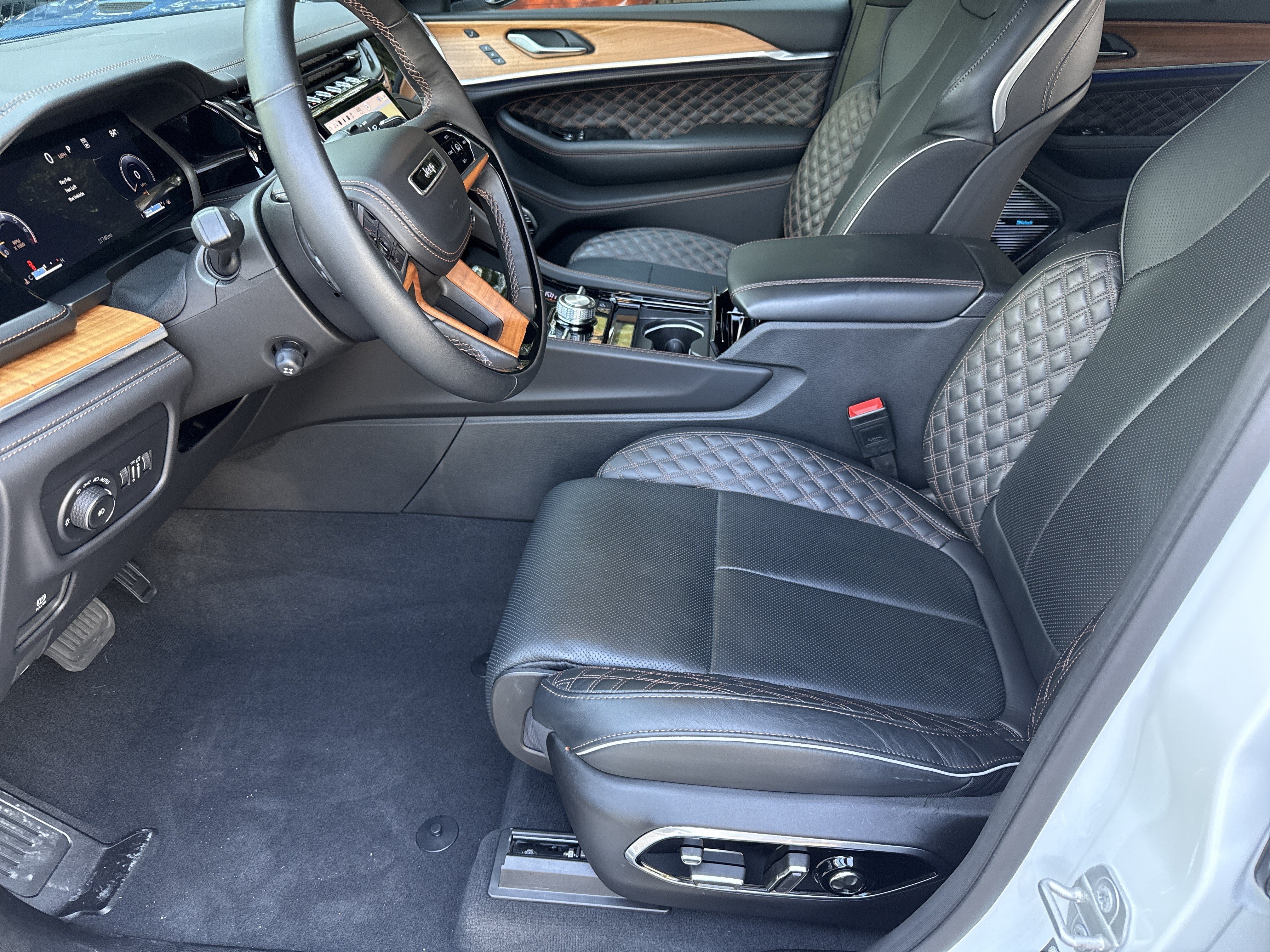 Used 2024 Bright White Clearcoat Jeep Summit Reserve image 9