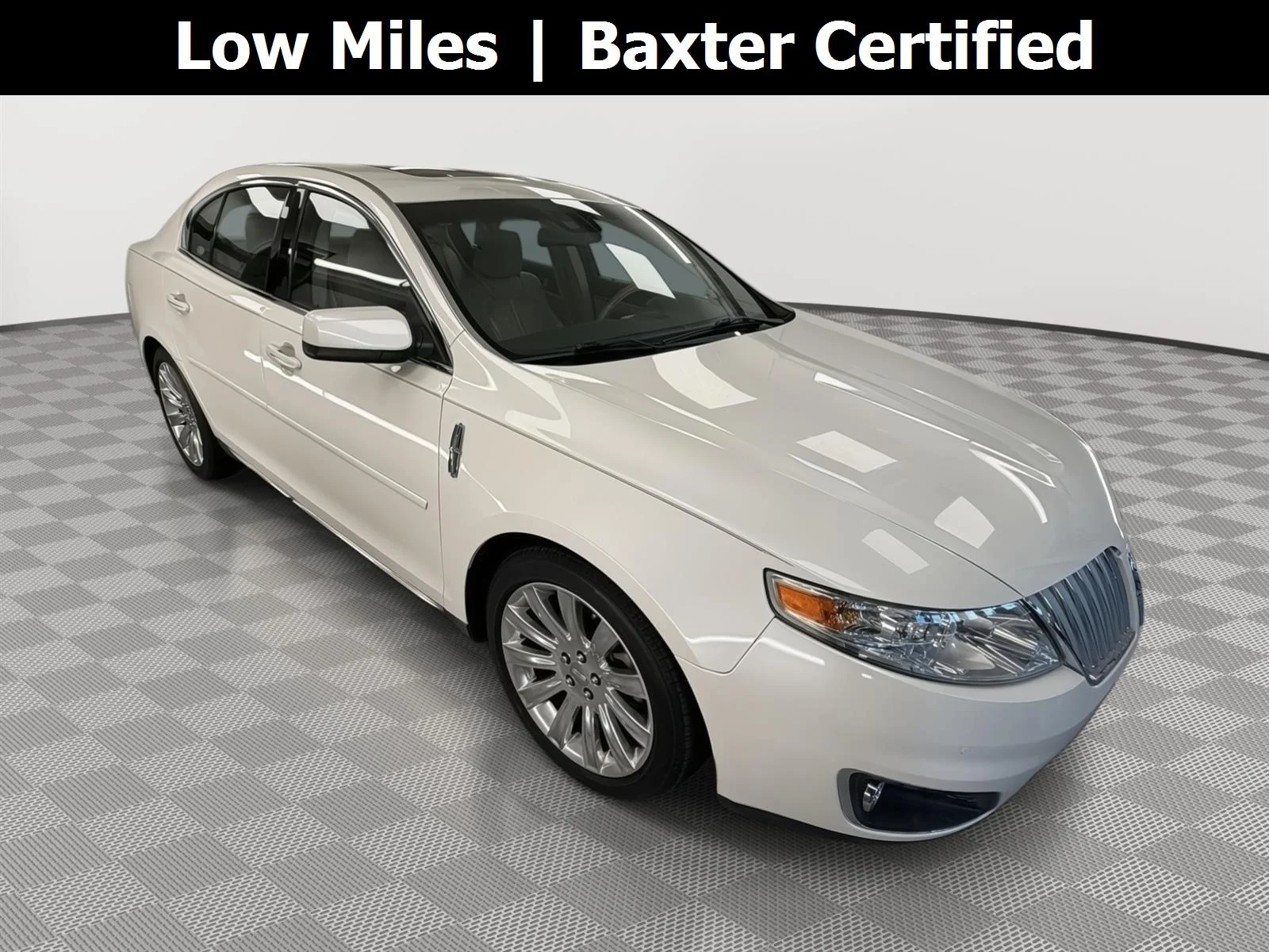 Used 2011 White Platinum Metallic Tri-Coat Lincoln Base image 1