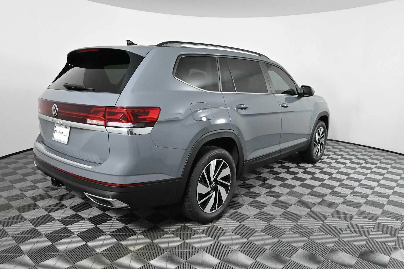 New 2026 Pure Gray Volkswagen 2.0T SE w/Technology image 8